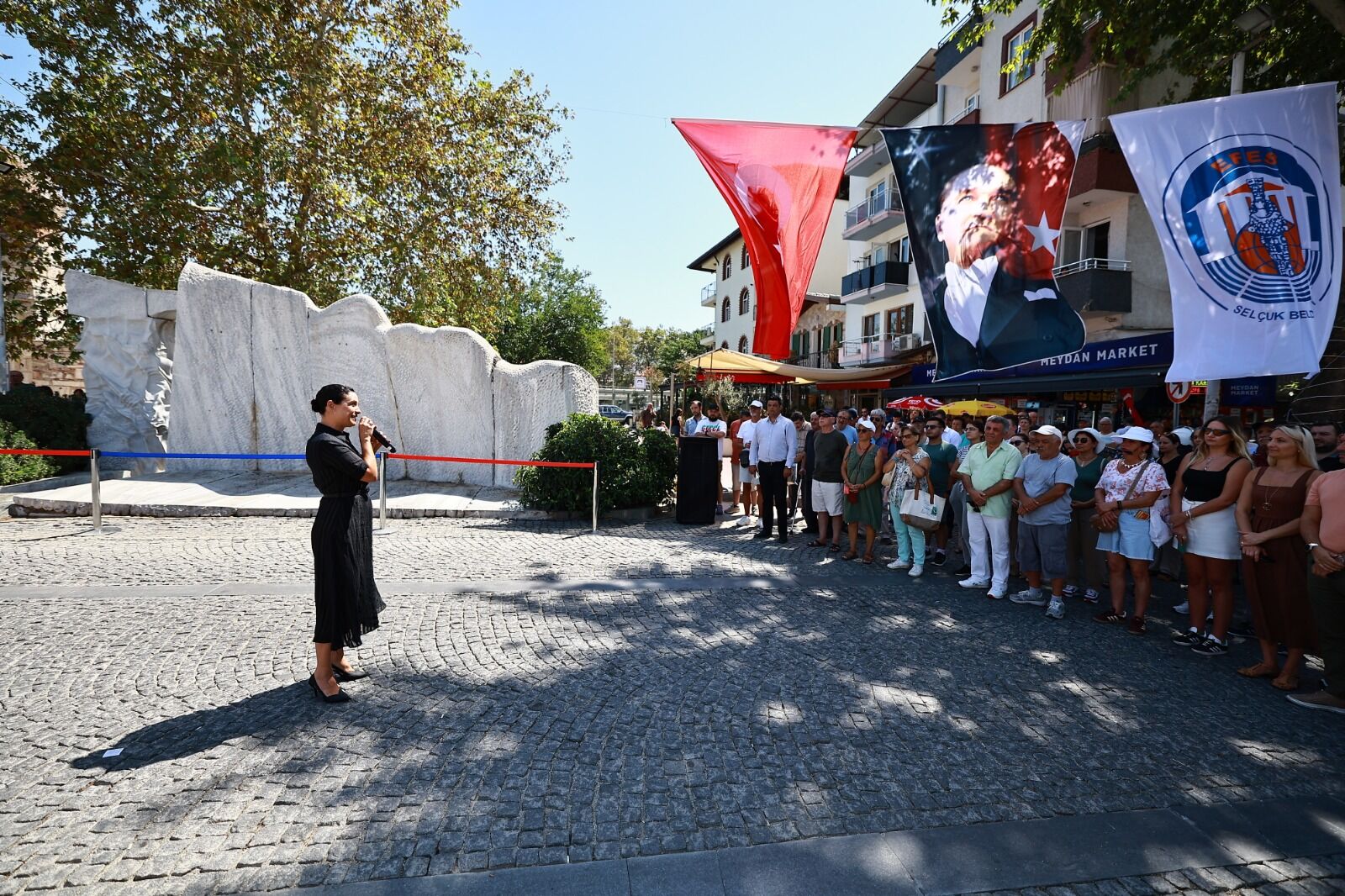 Efes Selçuk’ta Büyük Taarruz’un 104. Yılı! Atatürk’ün Silüeti Duygulandırdı (2)