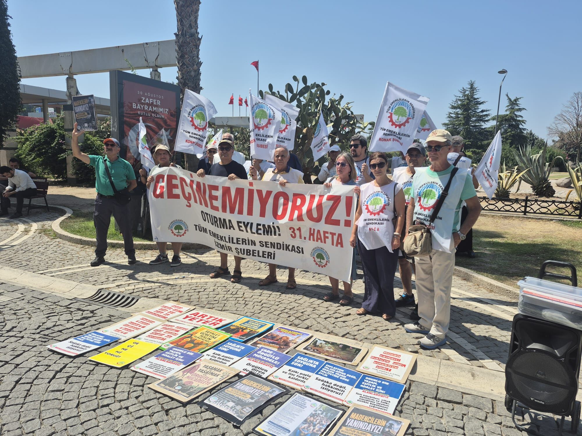 Emekliler Için Yaşamak Giderek Ağır Bir Yüke Dönüşüyor! (3)