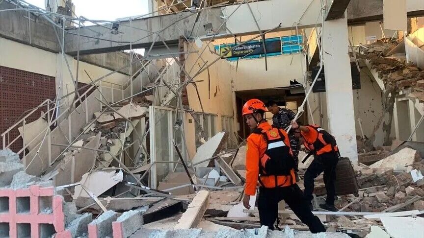 Endonezya’da 7,7’Lik Deprem Endonezya Depreminde Kaç Kişi Öldü, Son Durum Ne (1)