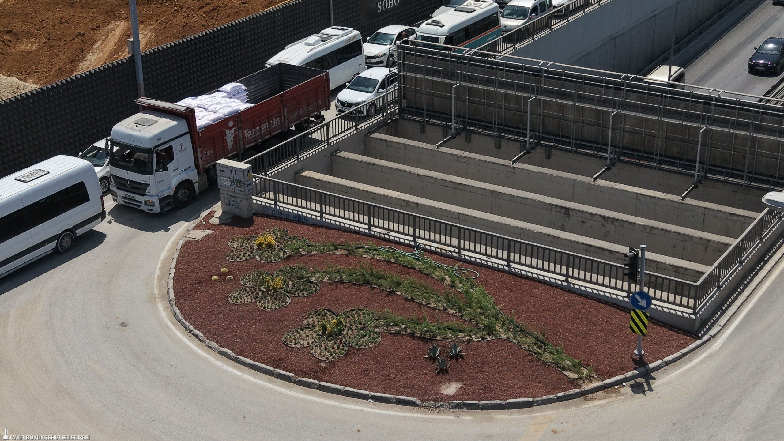 Esbaş Kavşağı Yeni Peyzajıyla Dikkat Çekiyor (6)