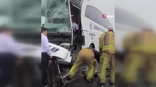Feci Kaza... Yolcu Otobüsü İett Otobüsüne Çarptı! (1)