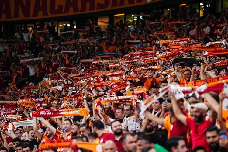 Galatasaray Taraftarının Sabrı Taşıyor!