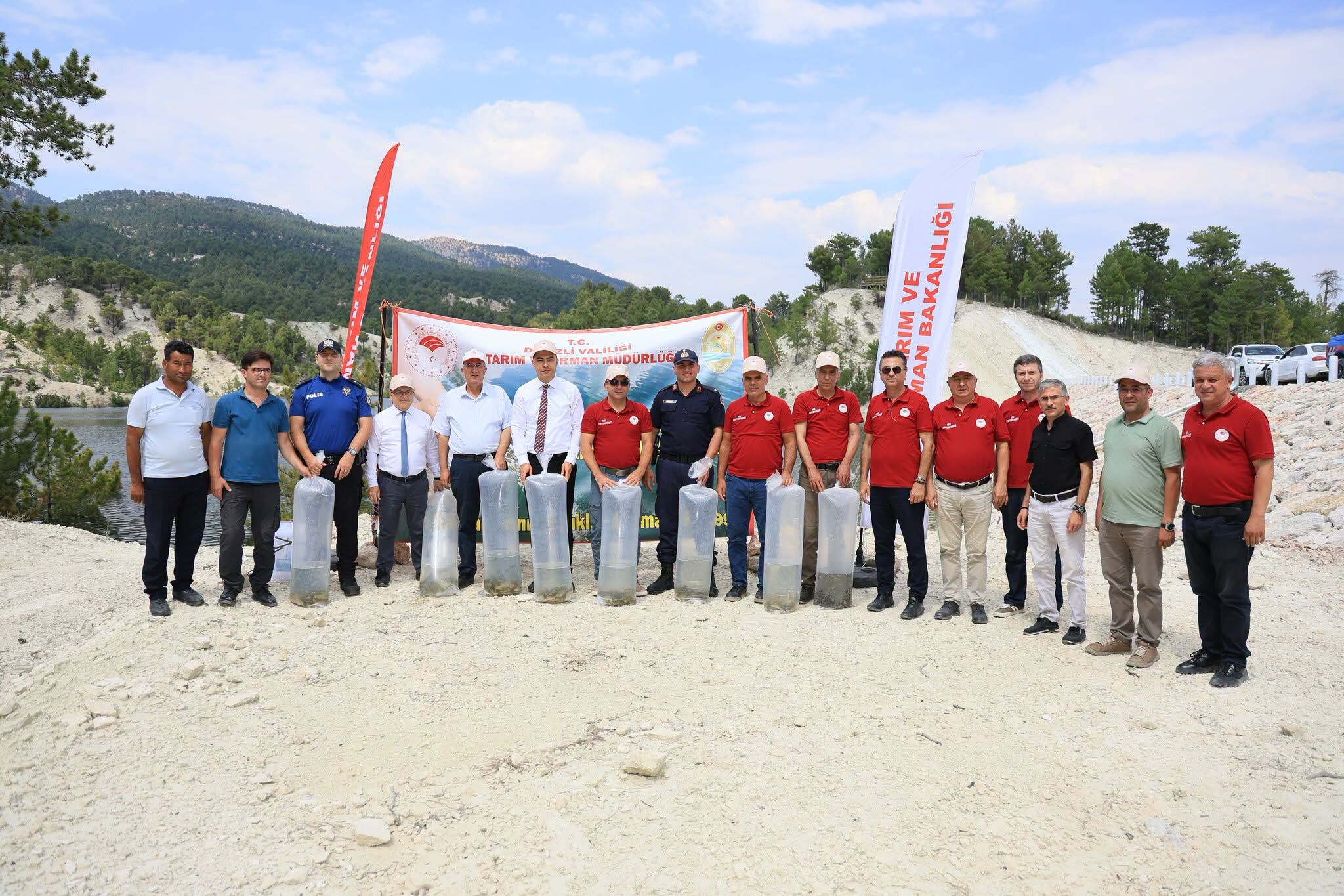 Göletlere Yavru Sazan Bırakıldı (1)