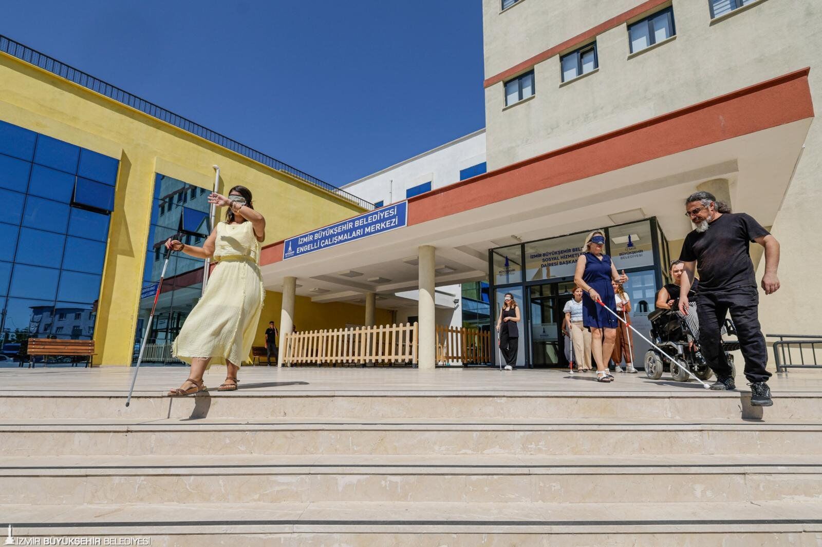 Gözlerini Bantlayarak Deneyimlediler Görme Engelliler Için Personele Özel Eğitim (6)