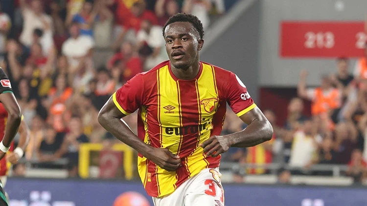 Göztepe’nin Nijeryalı Topçusuna Almanya’dan Talip Var Dennis Elversberg’e Mi Transfer Oluyor (3)