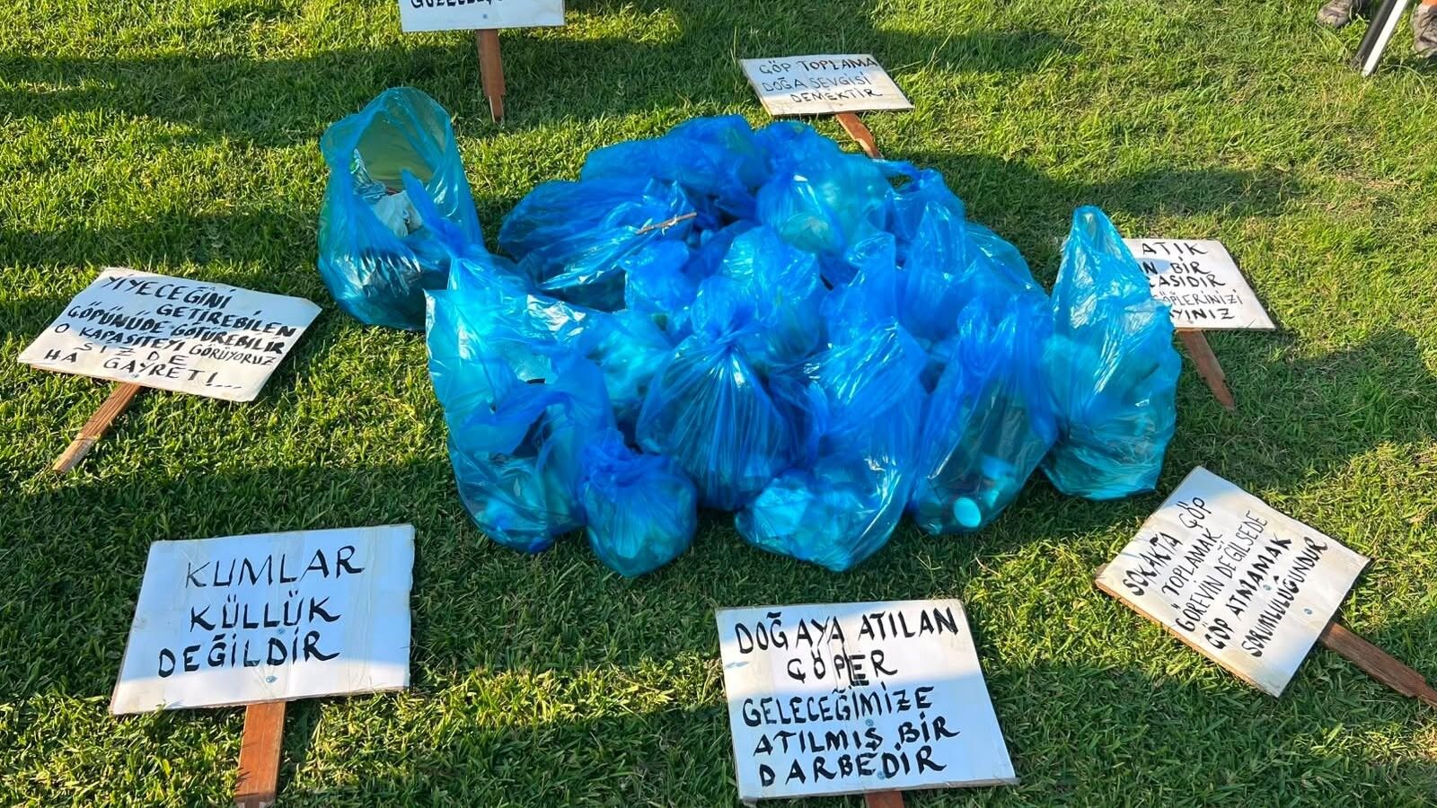Hem Spor Yaptılar Hem Çevreyi Temizlediler Kuşadası’nda 'Koşabiliyorken Koş' Etkinliği
