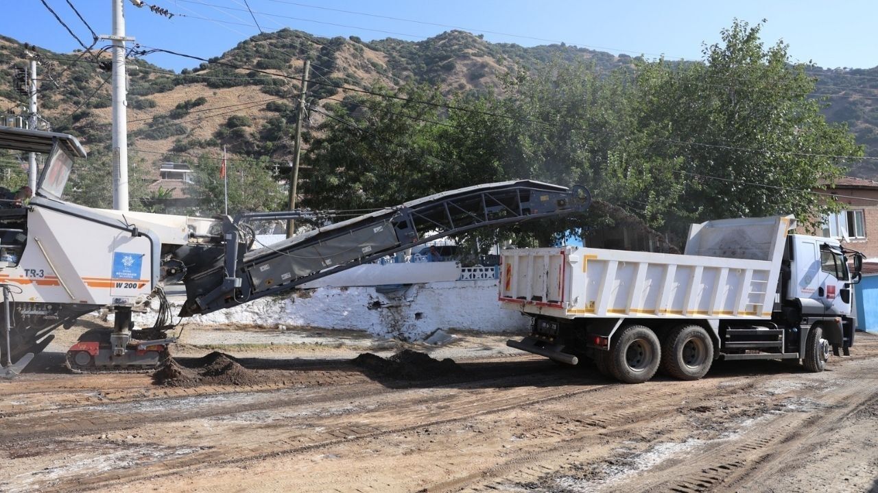 İncirliova'da Ulaşım Seferberliği Karabağ Yolu Yenileniyor2