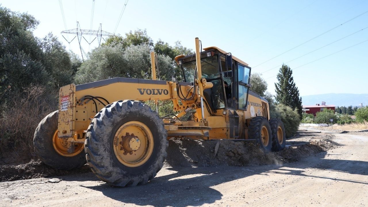 İncirliova'da Ulaşım Seferberliği Karabağ Yolu Yenileniyor3
