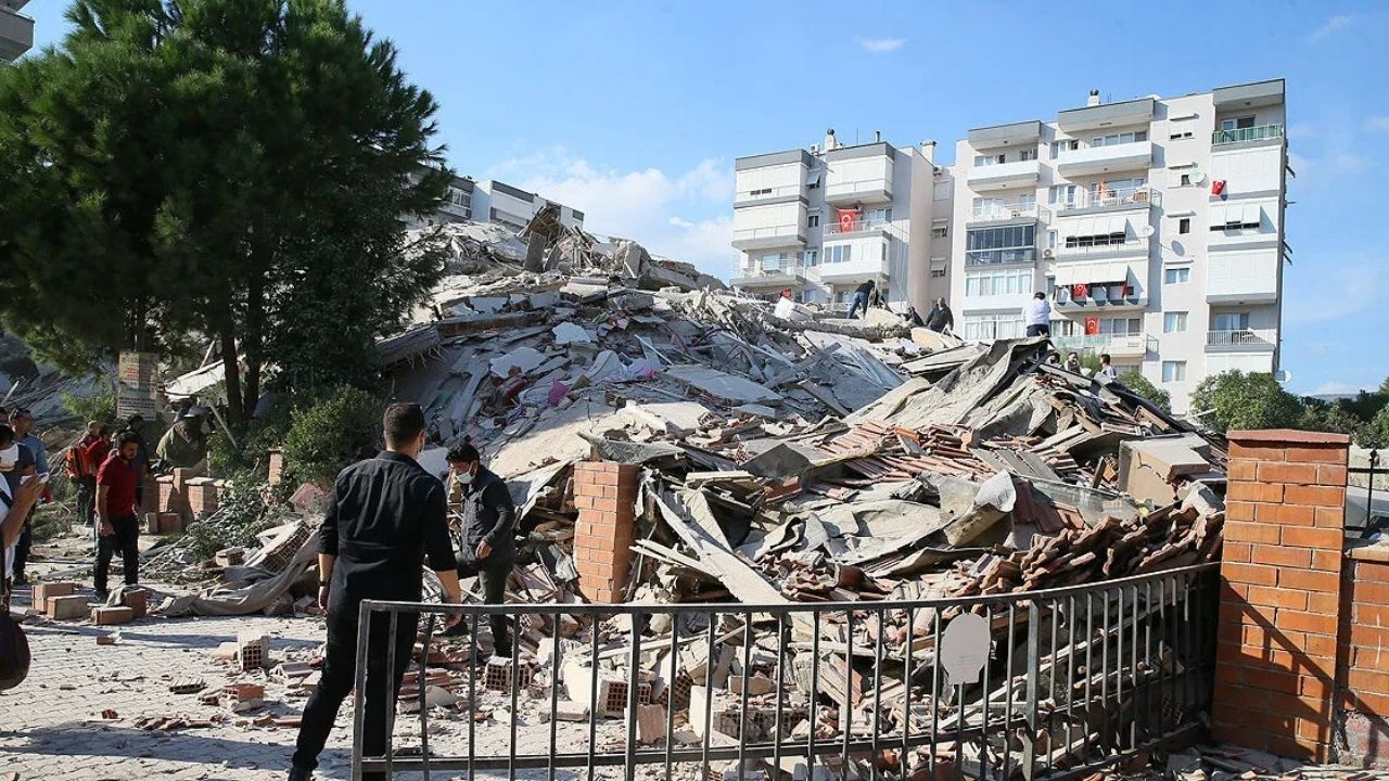 İzmir Deprem Riski Mta Güncel Diri Fay Haritasını Açıkladı! İzmir'de Risk Altındaki 11 Ilçe1