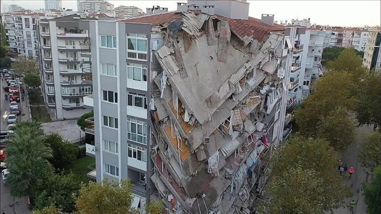 İzmir Deprem Riski Mta Güncel Diri Fay Haritasını Açıkladı! İzmir'de Risk Altındaki 11 Ilçe2