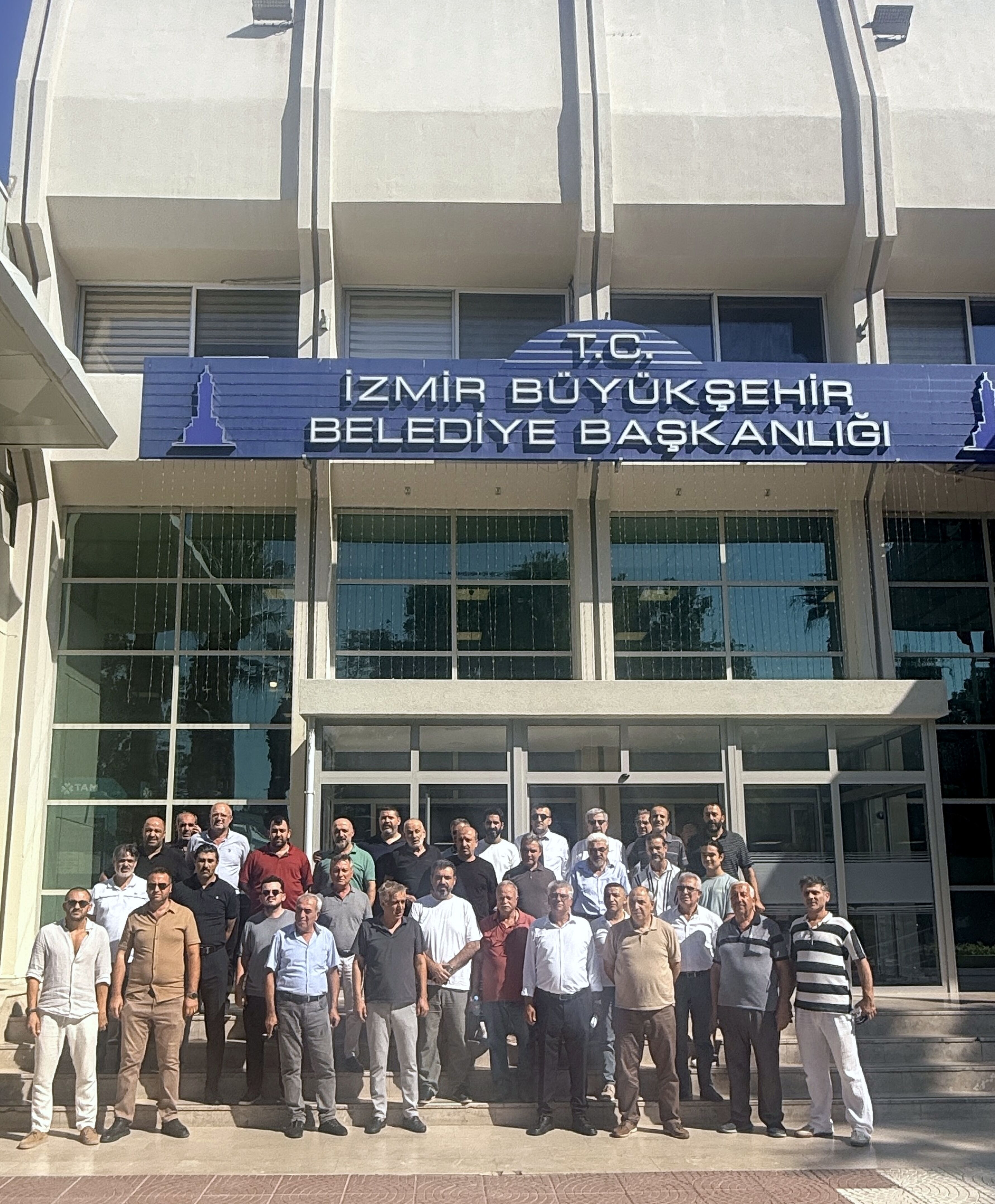 İzmir Otogarı’nda Haciz Krizi Otobüs Firmaları Ve Esnaftan 'İş Bırakırız' Resti! (1)-1
