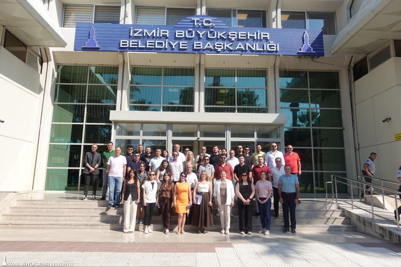 İzmir'de Güneş Seferberliği 30 Ilçenin Çatılarında Ges Projesi! (1)-1