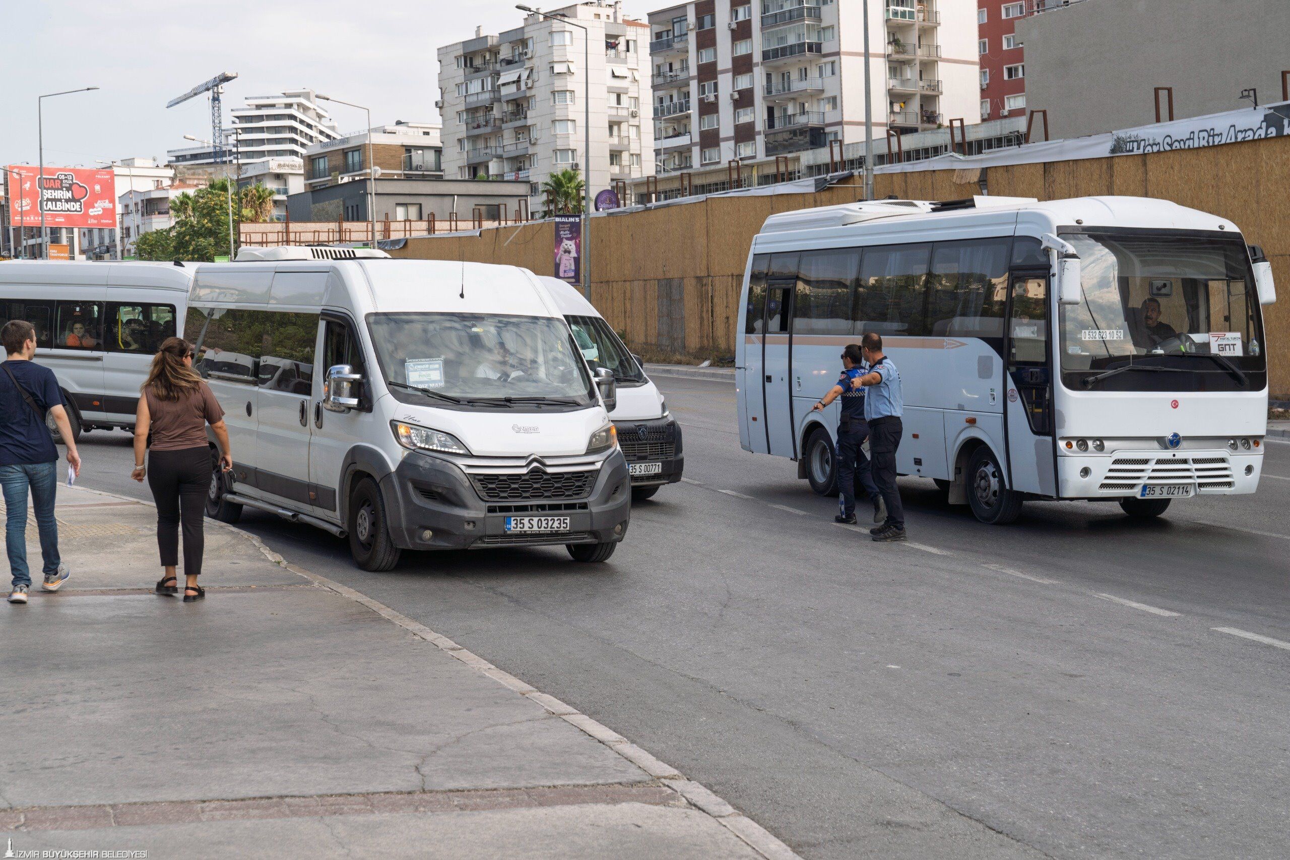 İzmir’de Işçi Servislerine Sıkı Denetim Hız Ve Güzergâh Şikâyetleri Inceleniyor (3)