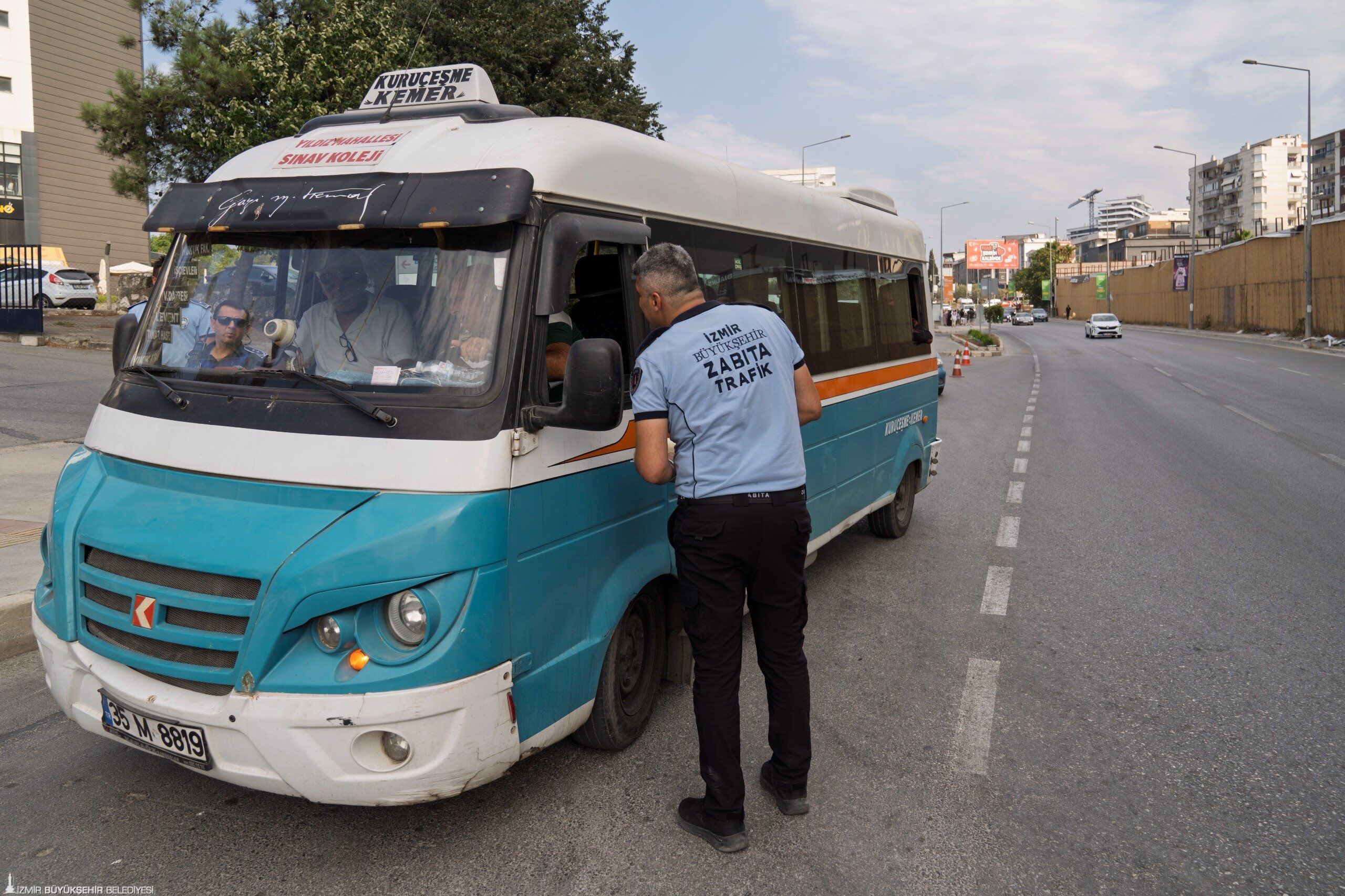 İzmir’de Işçi Servislerine Sıkı Denetim Hız Ve Güzergâh Şikâyetleri Inceleniyor