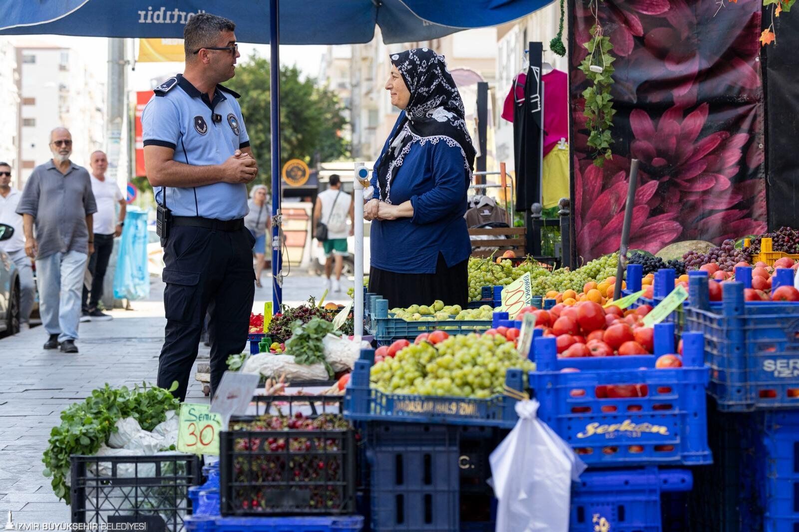 İzmir’de Kaldırımları Işgal Eden Işletmelere Denetim (5)