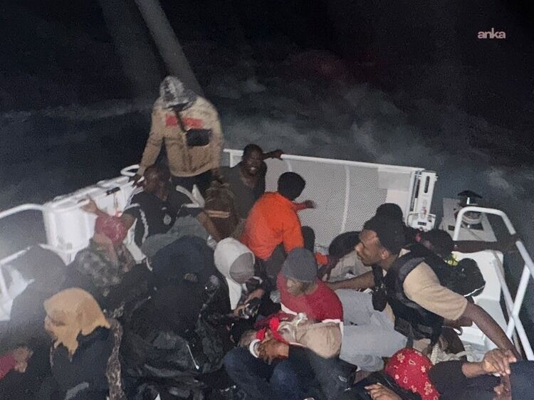 İzmir’de Peş Peşe Operasyon 51 Düzensiz Göçmen Yakalandı (2)