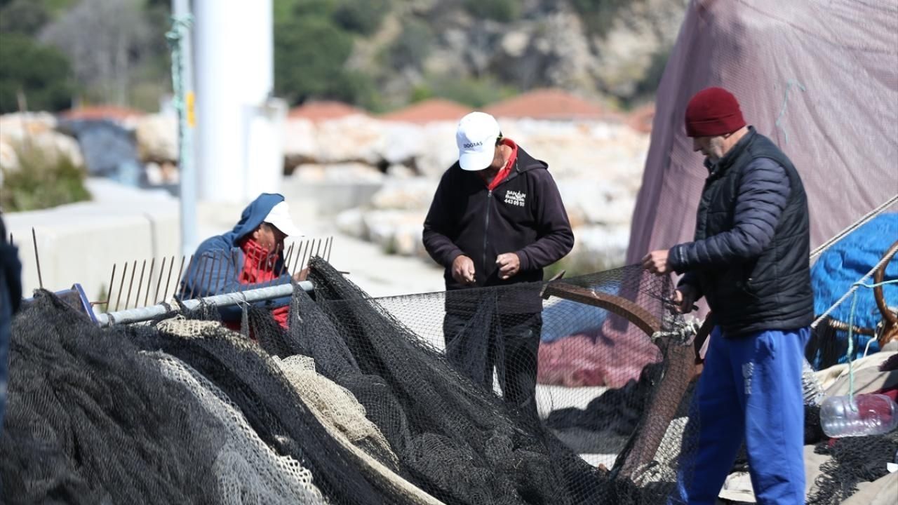 İzmir’de Su Ürünleri Av Sezonu AçılacakBalık Av Yasağı Ne Zaman Bitiyor 2026 Balıkçılık Sezonu Ne Zaman Açılıyor
