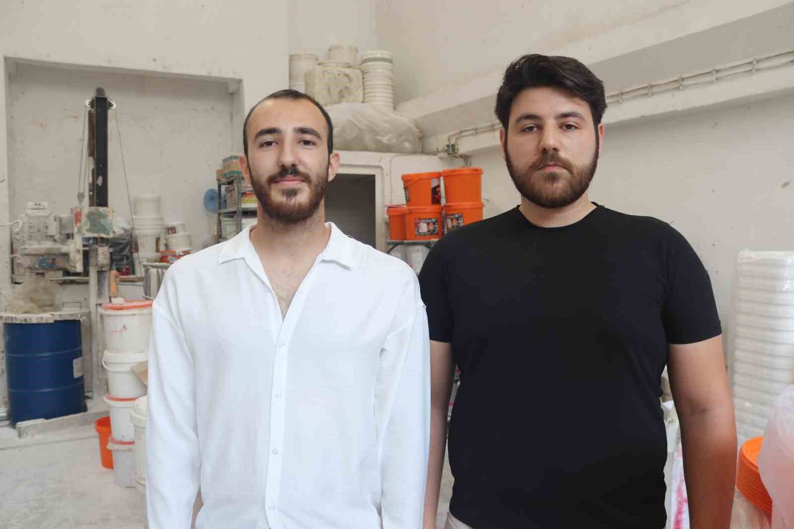 İzmir'de üniversiteli kardeşlerin geliştirdiği boya faturaları yarı yarıya düşürüyor!