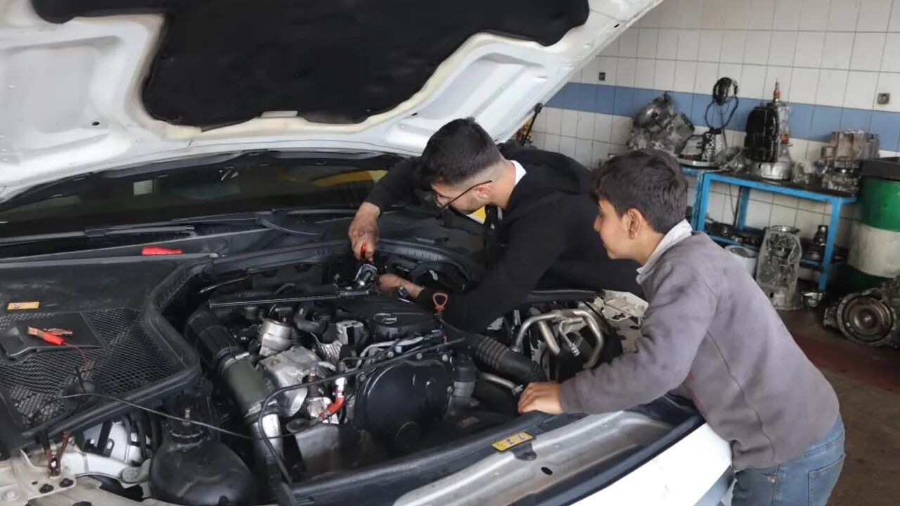 İzmir’de Usta Çırak Zinciri Kopuyor Mesleklerin Geleceği Tehlike Altında (5)