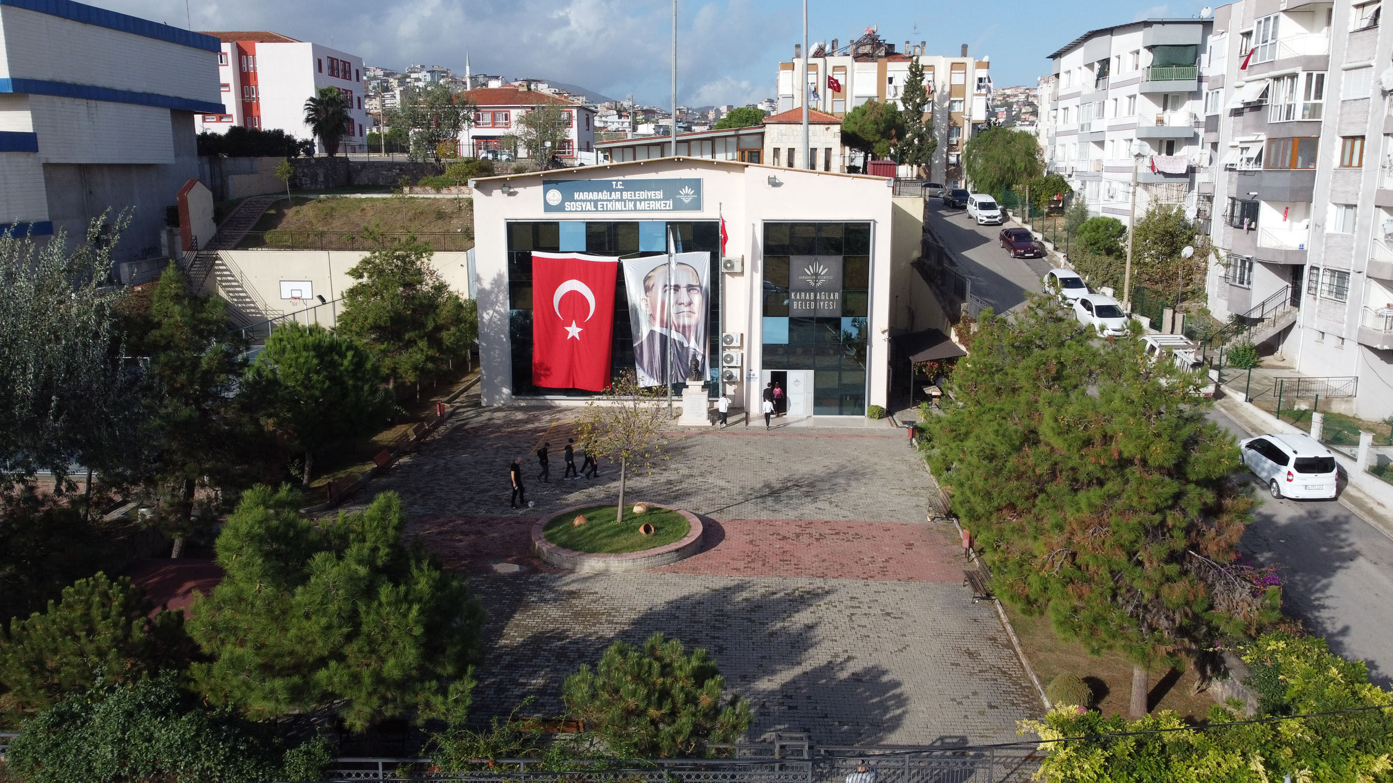 Karabağlar'da Yks Gururu Tıp'tan Hukuk'a Karbem Öğrencileri Hayallerine Ulaştı! (1)