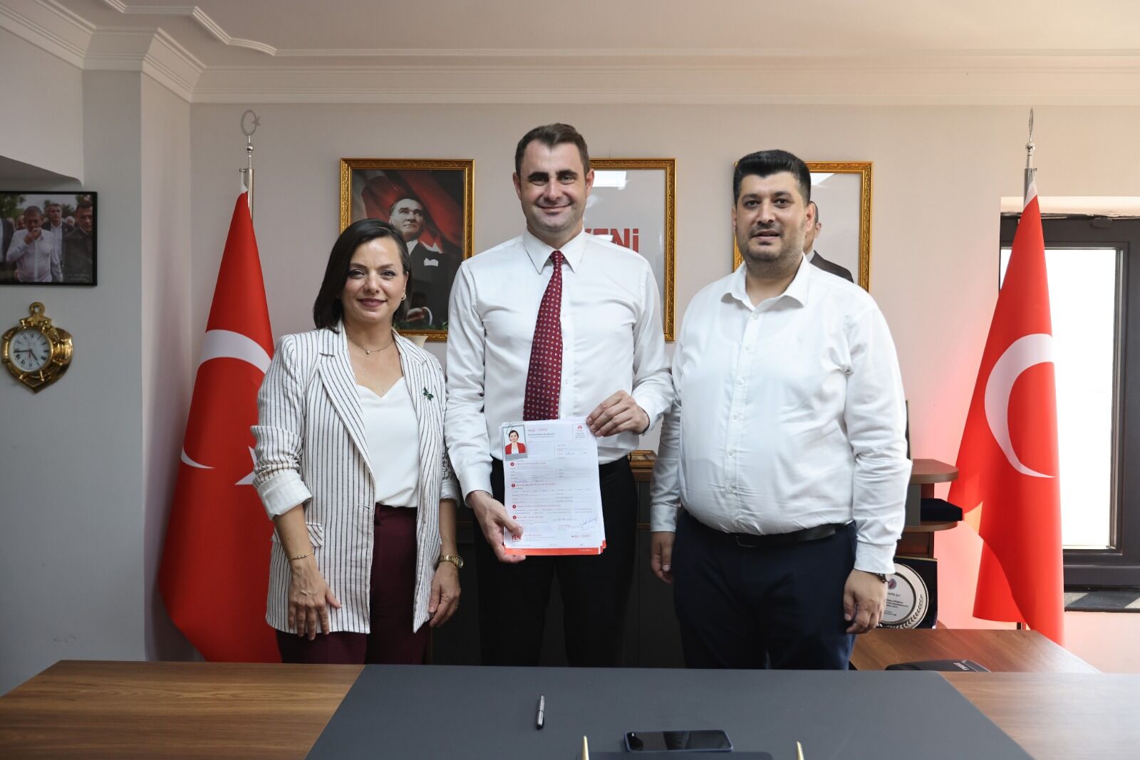 Karabağlar’dan Yeni̇ Parti’ye Toplu Katılım! (1)-1