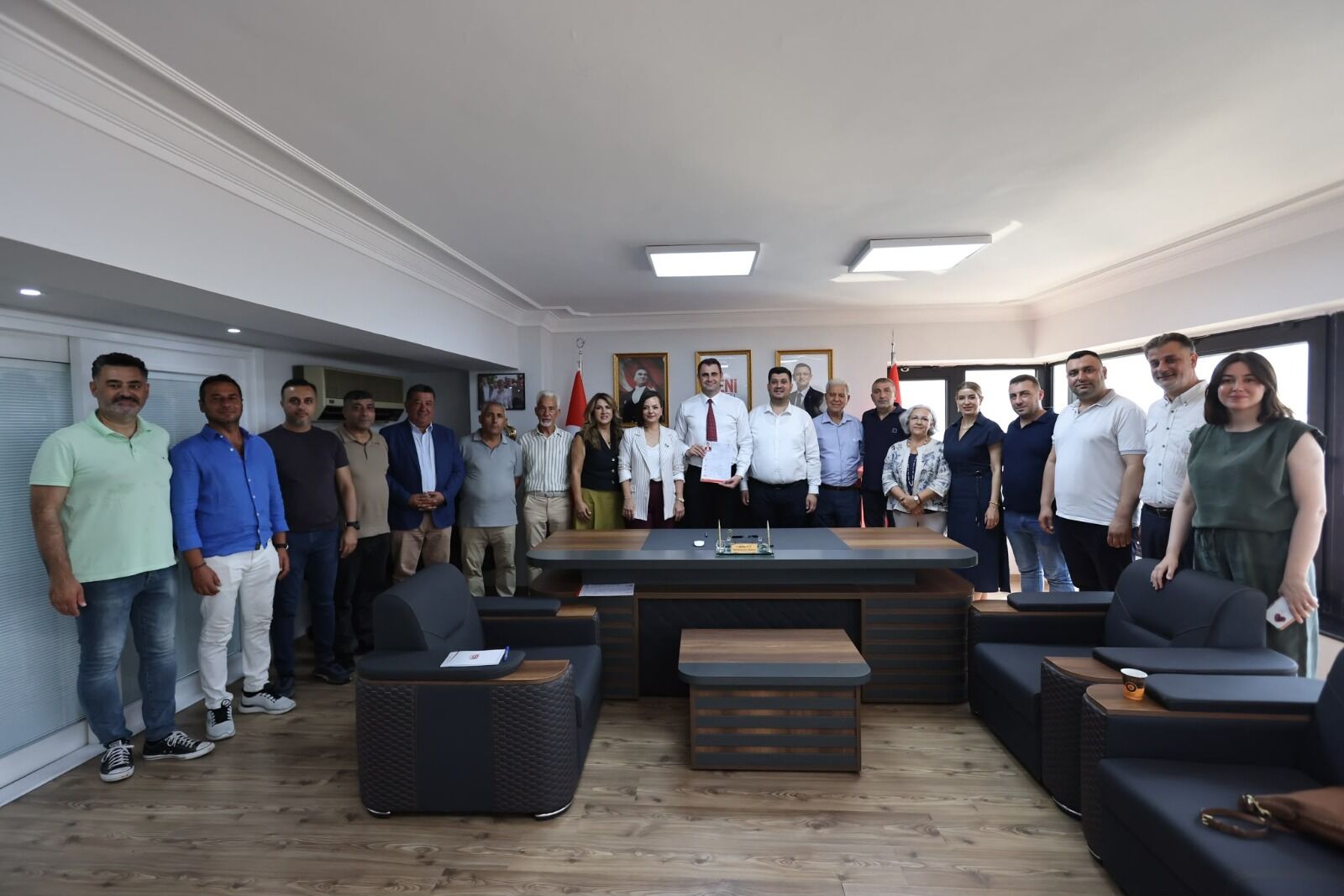Karabağlar’dan Yeni̇ Parti’ye Toplu Katılım! (2)