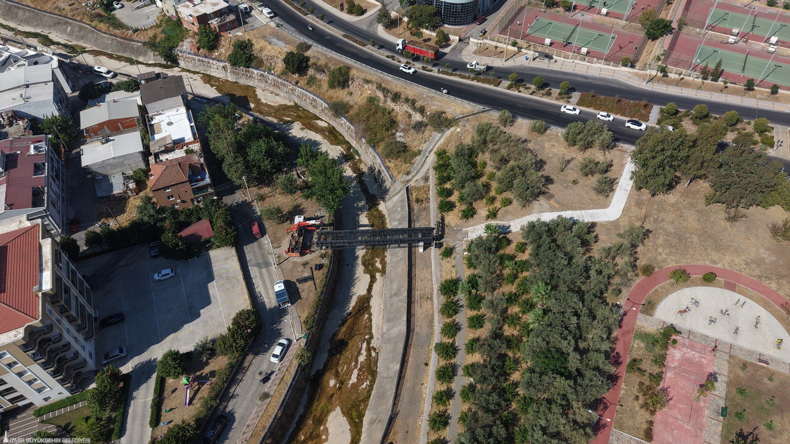 Karşıyaka Rahatlıyor 10 Dakikalık Yol 1 Dakikaya Inecek (2)