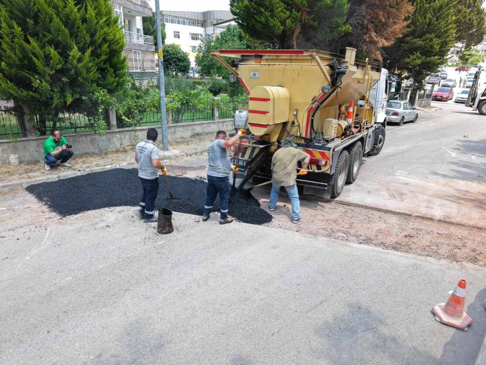 Karşıyaka'da Yol Bakım Çalışmaları Temmuzda Hız Kesmedi (5)
