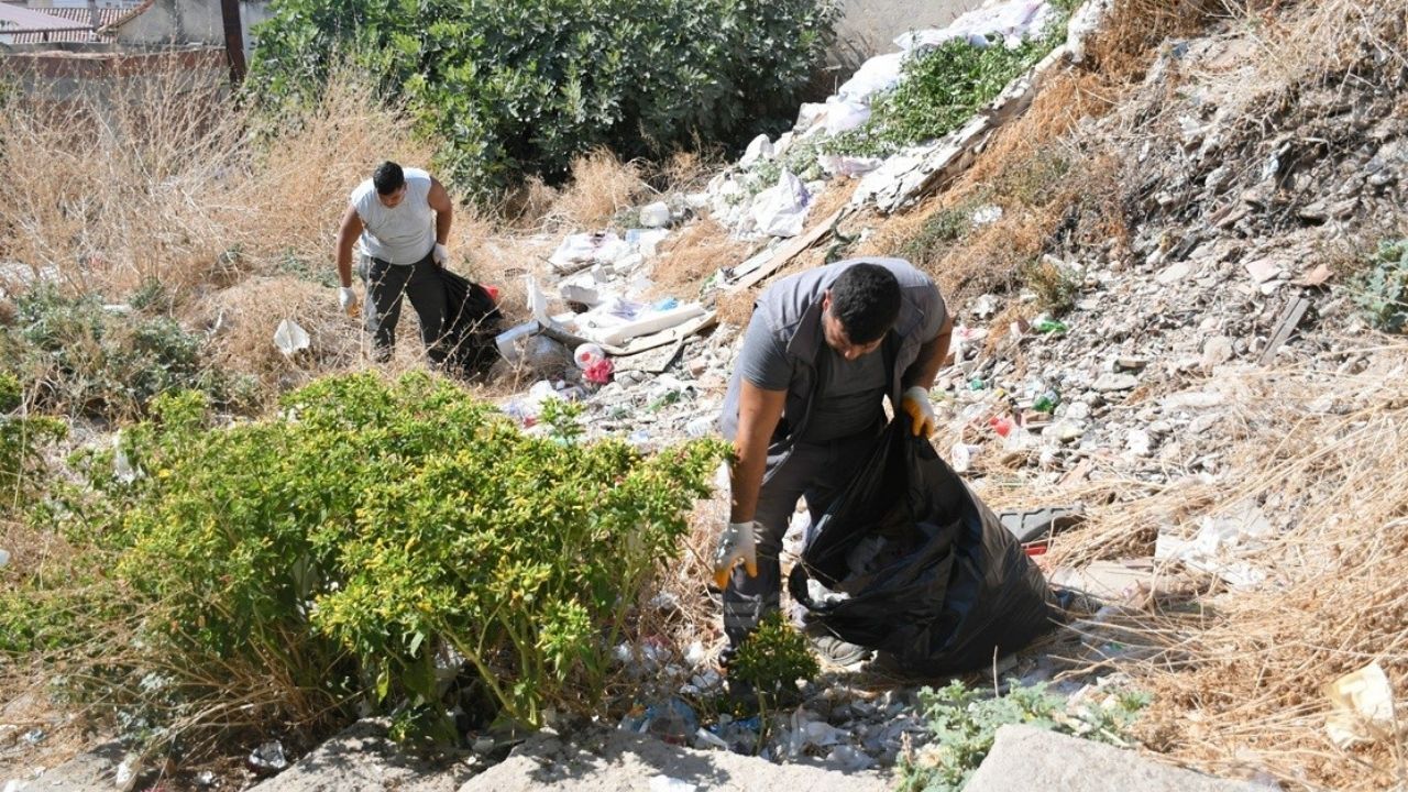 Kuşadası'nda Temizlik Seferberliği Dağ Mahallesi Baştan Aşağı Temizlendi3