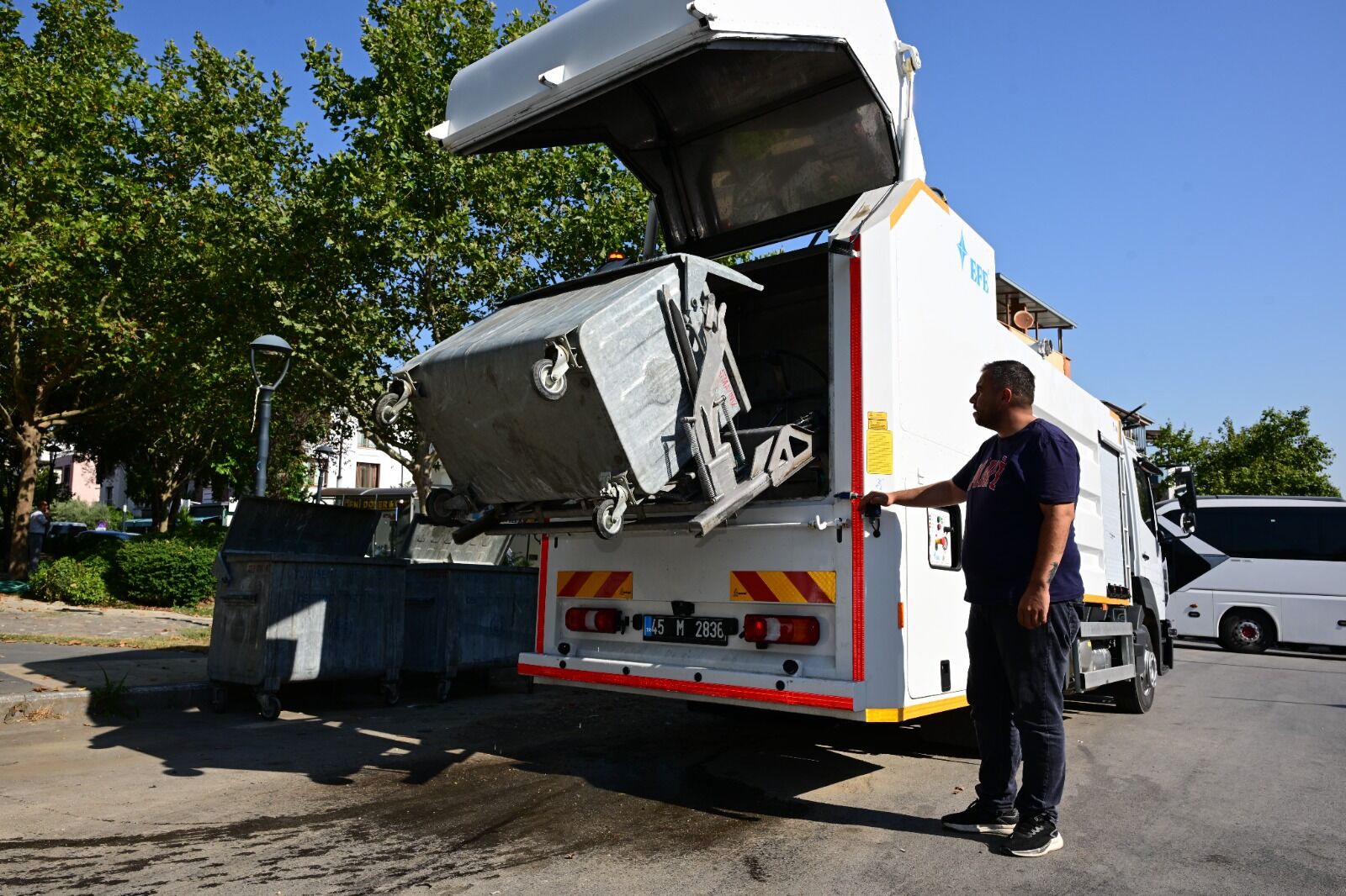 Manisa'da Çöp Konteynerlerine Hijyen Seferberliği (1)