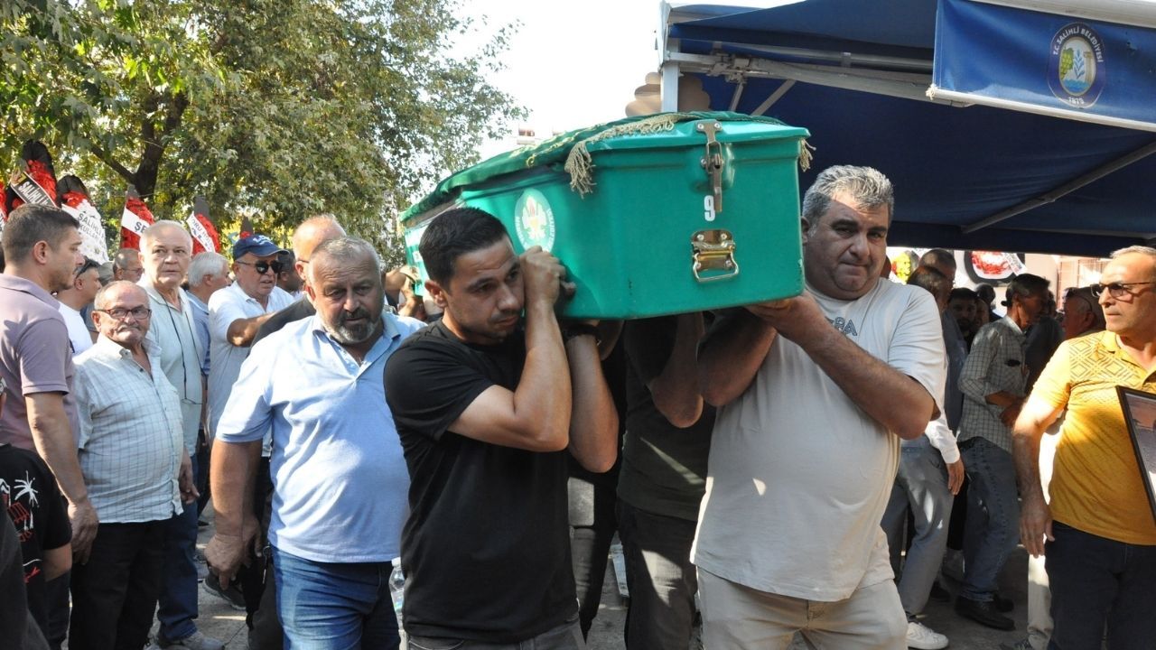 Manisa'daki Patlamada Hayatını Kaybeden Nazif Kavas Toprağa Verildi1