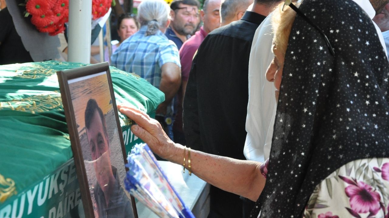 Manisa'daki Patlamada Hayatını Kaybeden Nazif Kavas Toprağa Verildi3