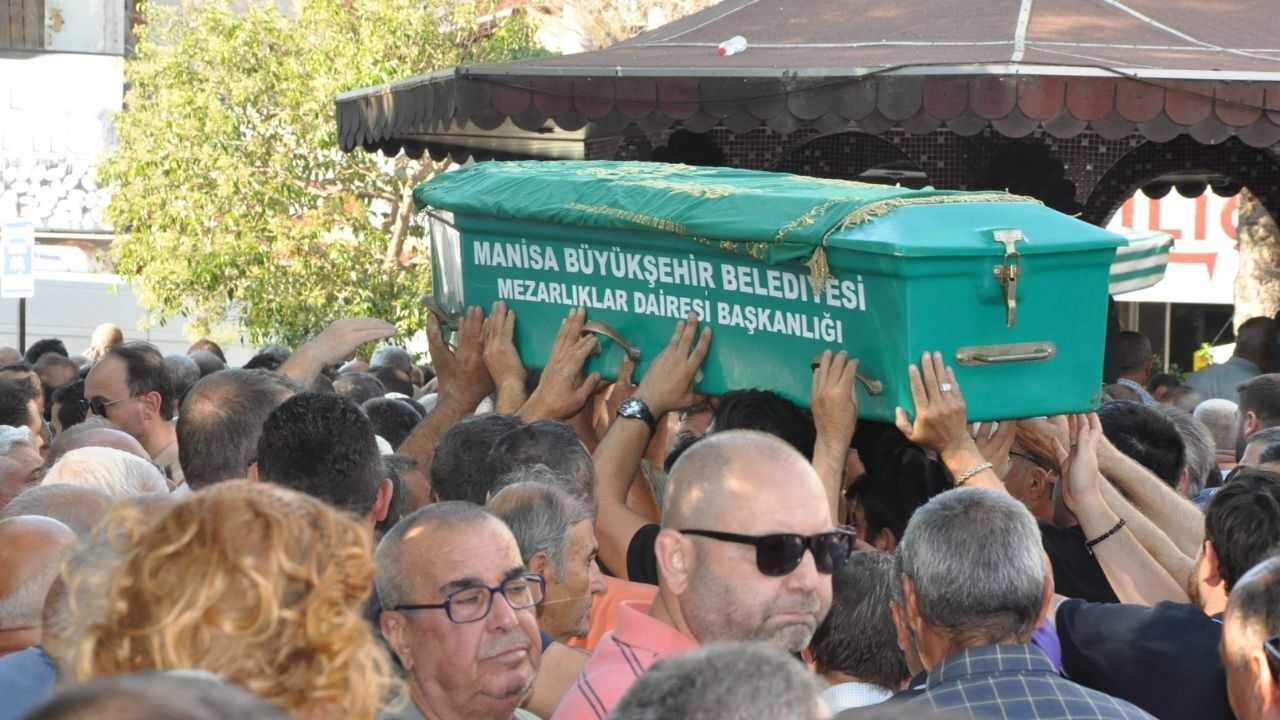 Manisa'daki Patlamada Hayatını Kaybeden Nazif Kavas Toprağa Verildi8