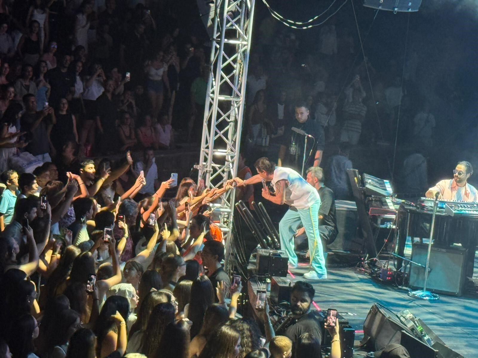 Marmaris’te Unutulmaz Gece Kenan Doğulu’dan 6 Bin Kişiye Müzik Ziyafeti (4)