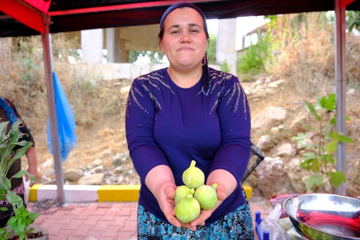 Menemen’de Festival Heyecanı Bozalan İnciri Vatandaşlarla Buluşuyor! (2)