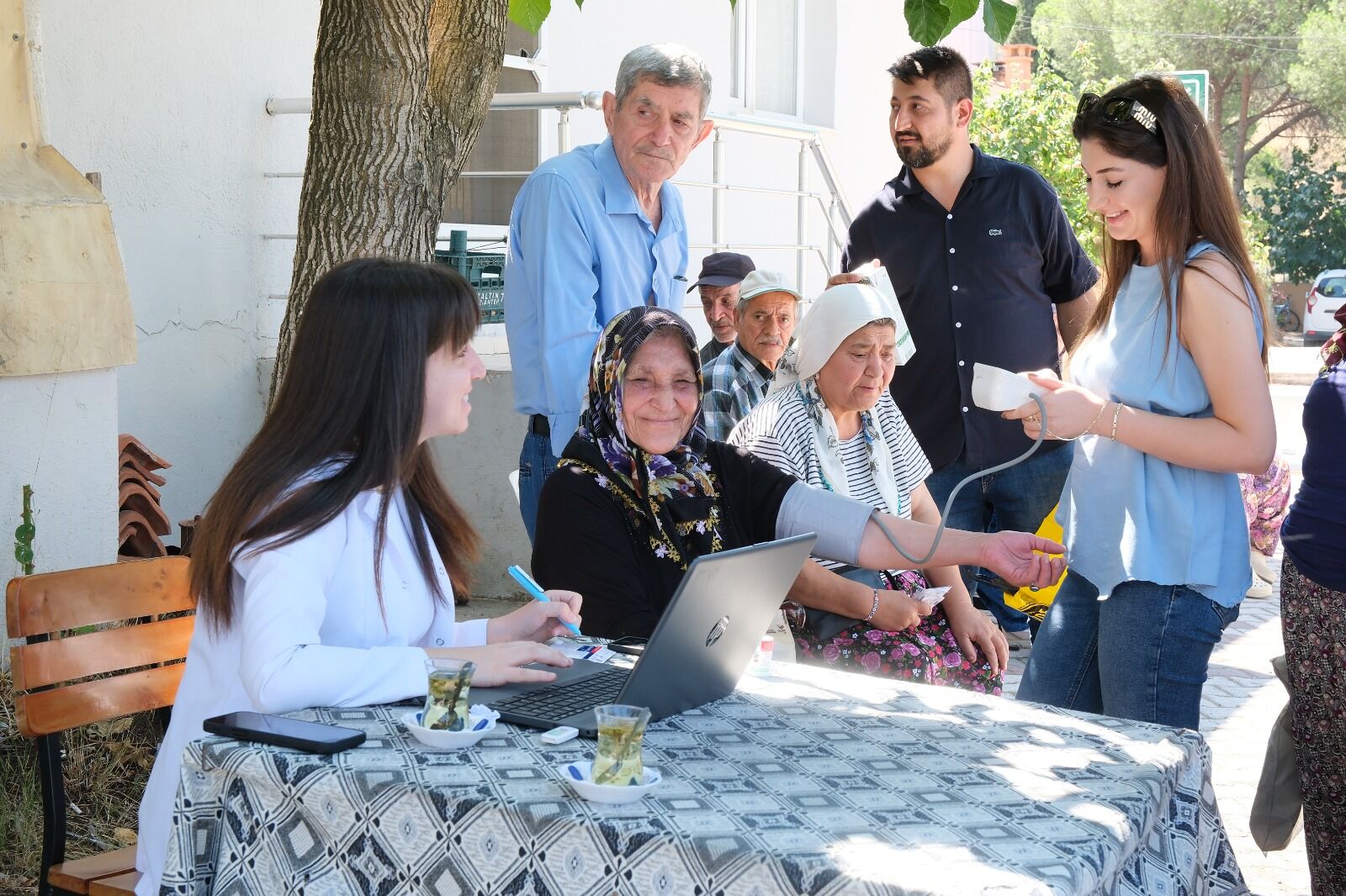 Menemen'de Ücretsiz Işitme Testi 2 Bin Kişiye Ulaştı (4)