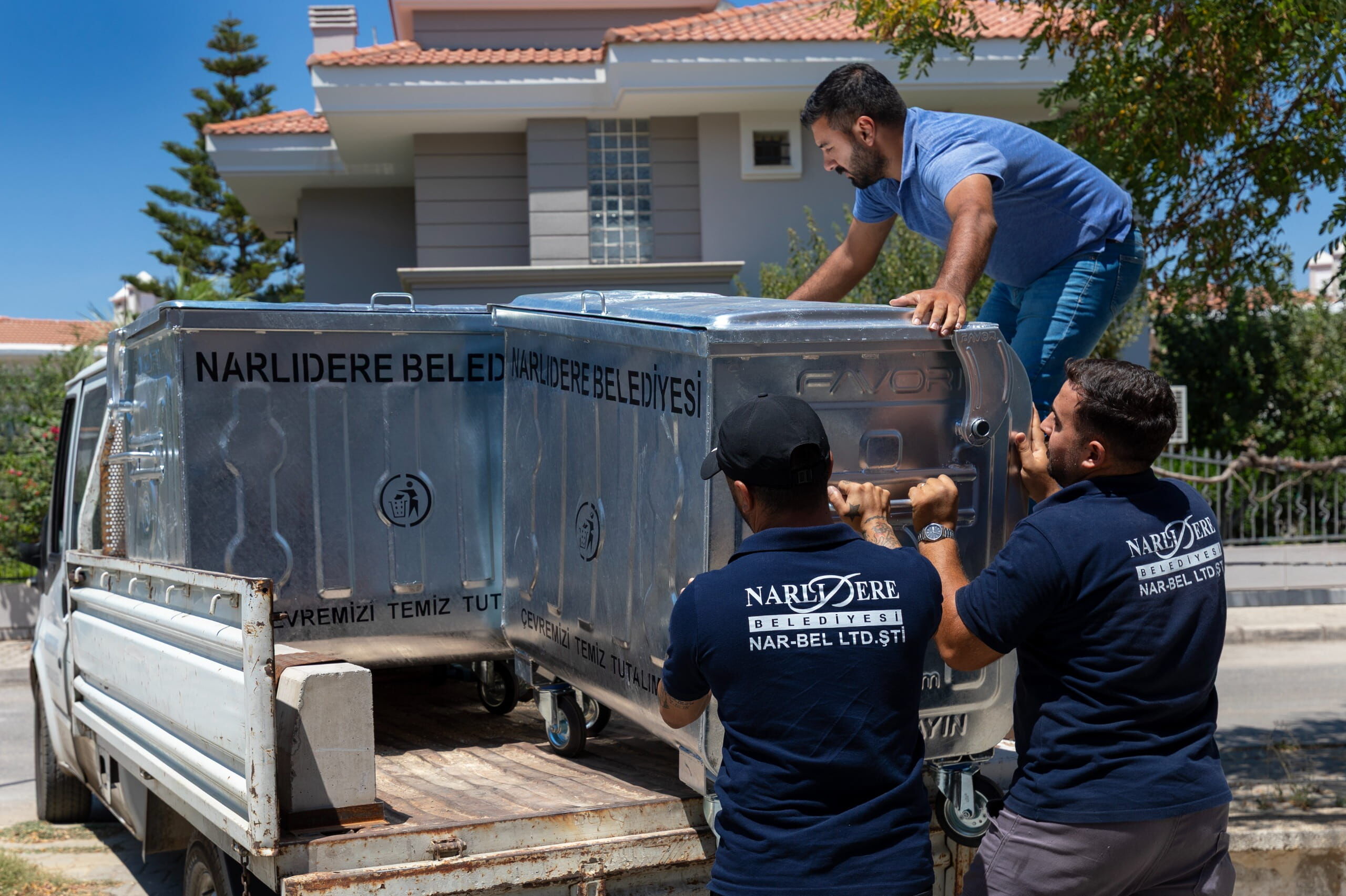 Narlıdere'ye 200 Yeni Galvanizli Çöp Konteyneri (3)