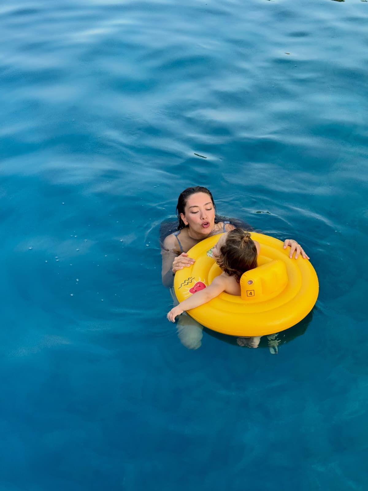 Neslihan Atagül Ve Kadir Doğulu’dan Tatil Pozları (7)