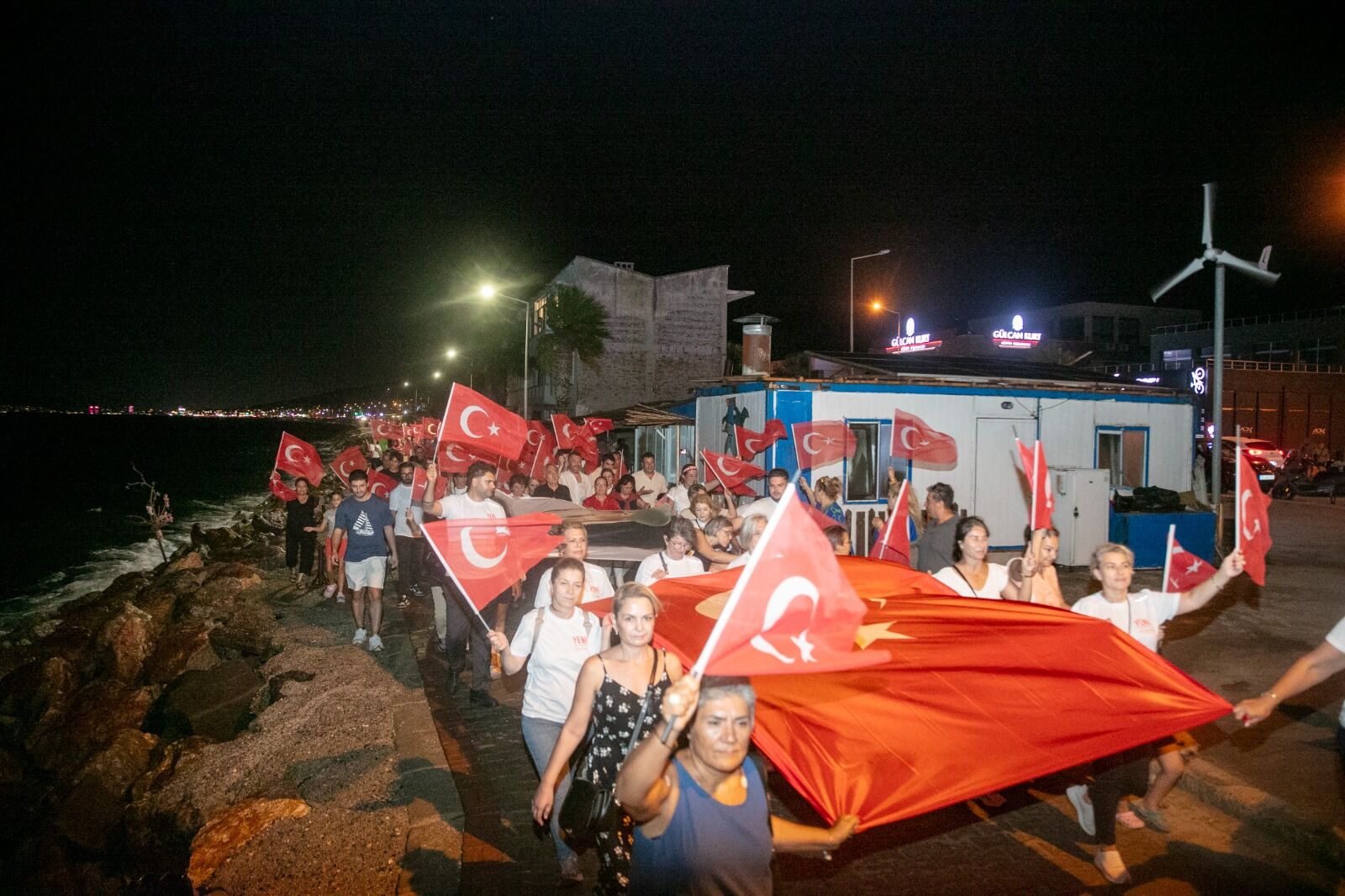 Sahilde Meşaleli Zafer Korteji! (4)