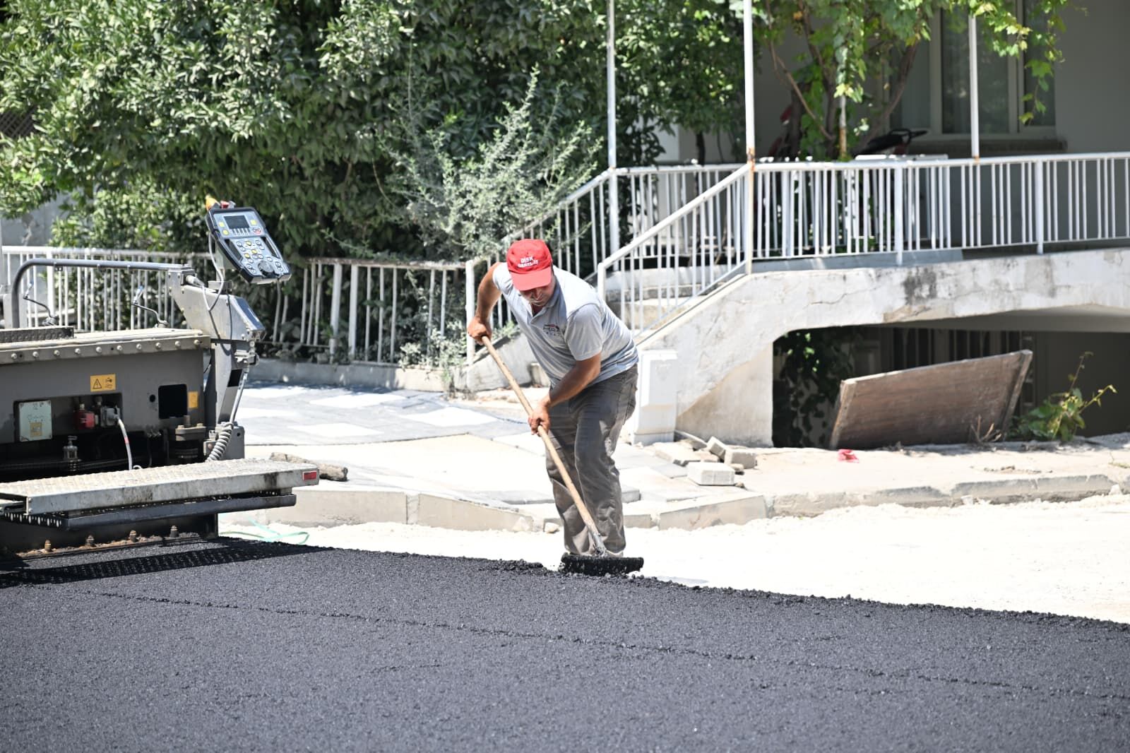 Salihli’de Altyapı Bitti, Sıcak Asfalt Geldi! 4 Caddenin Çehresi Tamamen Değişiyor (2)