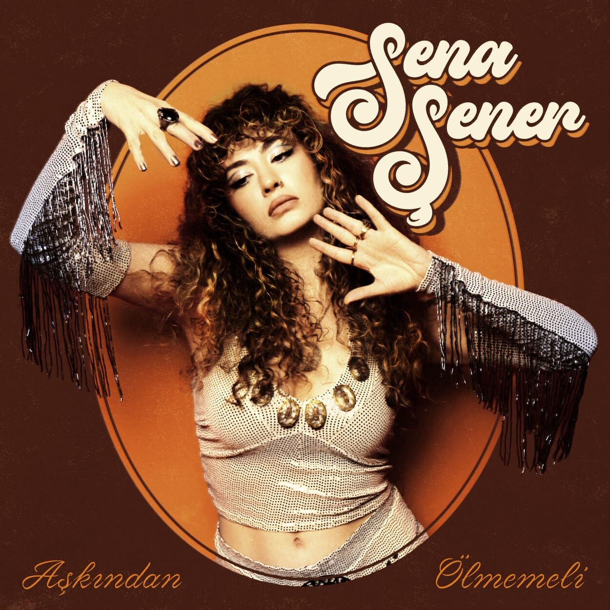 Sena Şener “Aşkından Ölmemeli” Klibini Yayımladı (2)