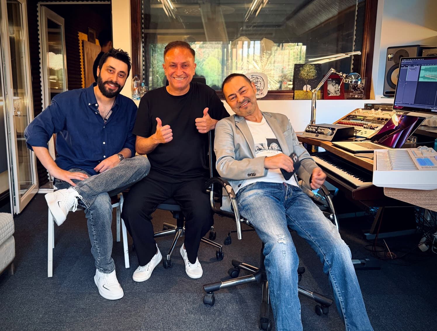 Serdar Ortaç Ve Suat Aydoğan Yıllar Sonra Bir Arada (2)
