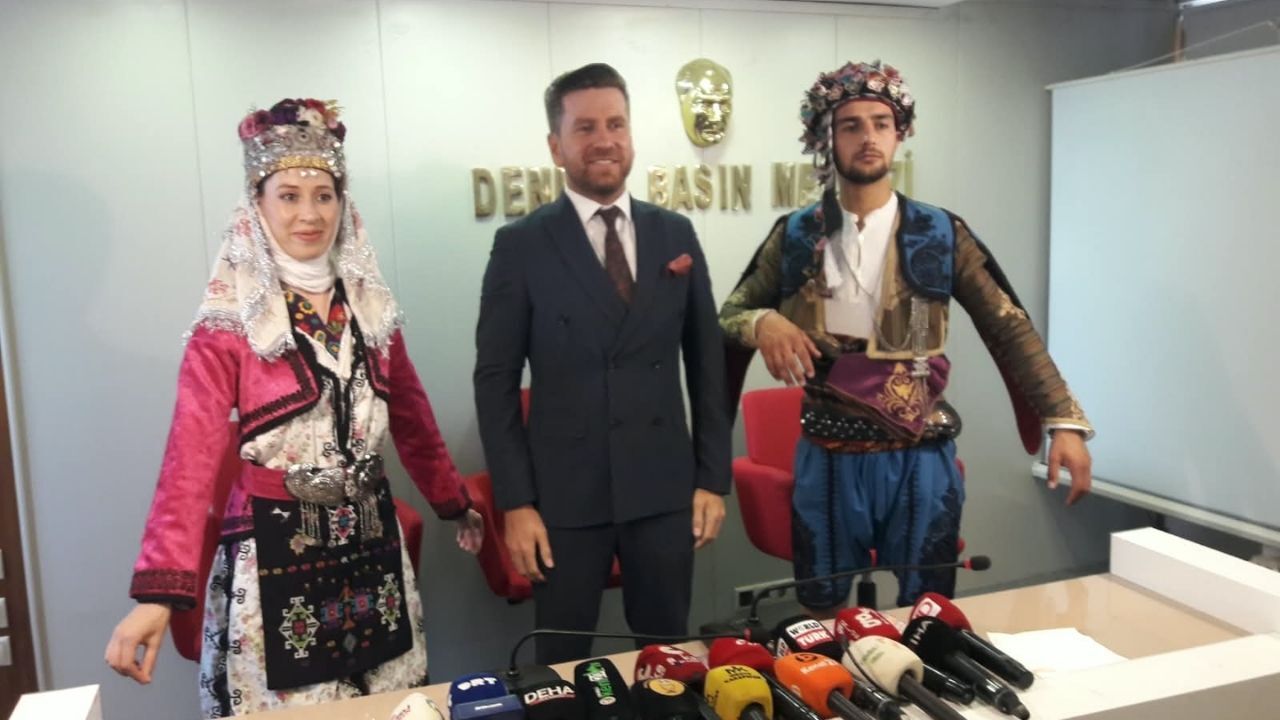 Tavas Zeybek Festivali’ne ilişkin konuşan Tavas Belediye Başkanı Kadir Tatık, bu yıl düzenlenecek Tavas Zeybek Festivali’nin yalnızca konserlerden oluşmadığını belirterek, festivalin Tavas’ın kültürünü, zeybeğini, yöresel ürünlerini ve geleneklerini tanıtmak açısından önemli bir organizasyon olduğunu söyledi. 