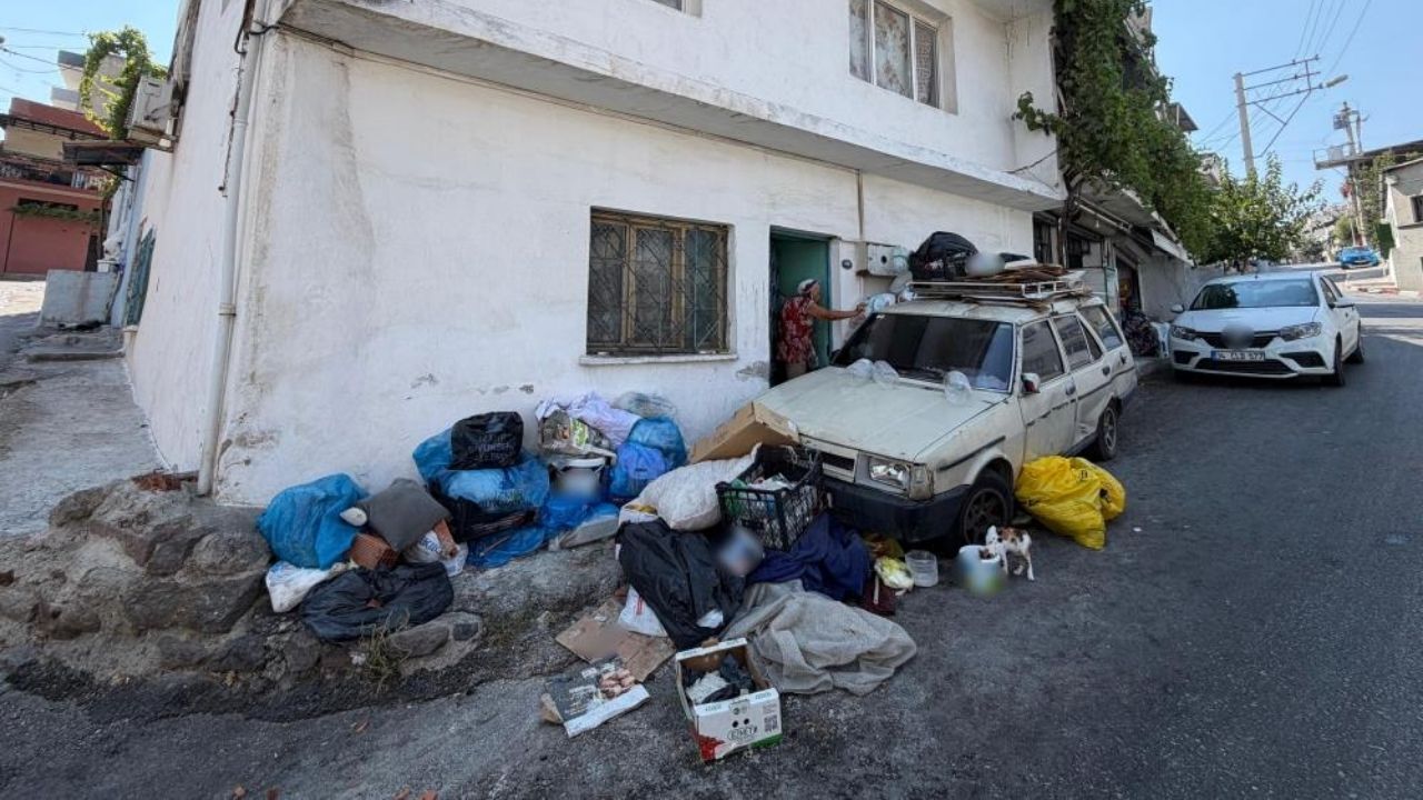 Bir çöp ev vakası daha! Mahalleyi fareler bastı, defalarca yandı, çözüm bulunamadı