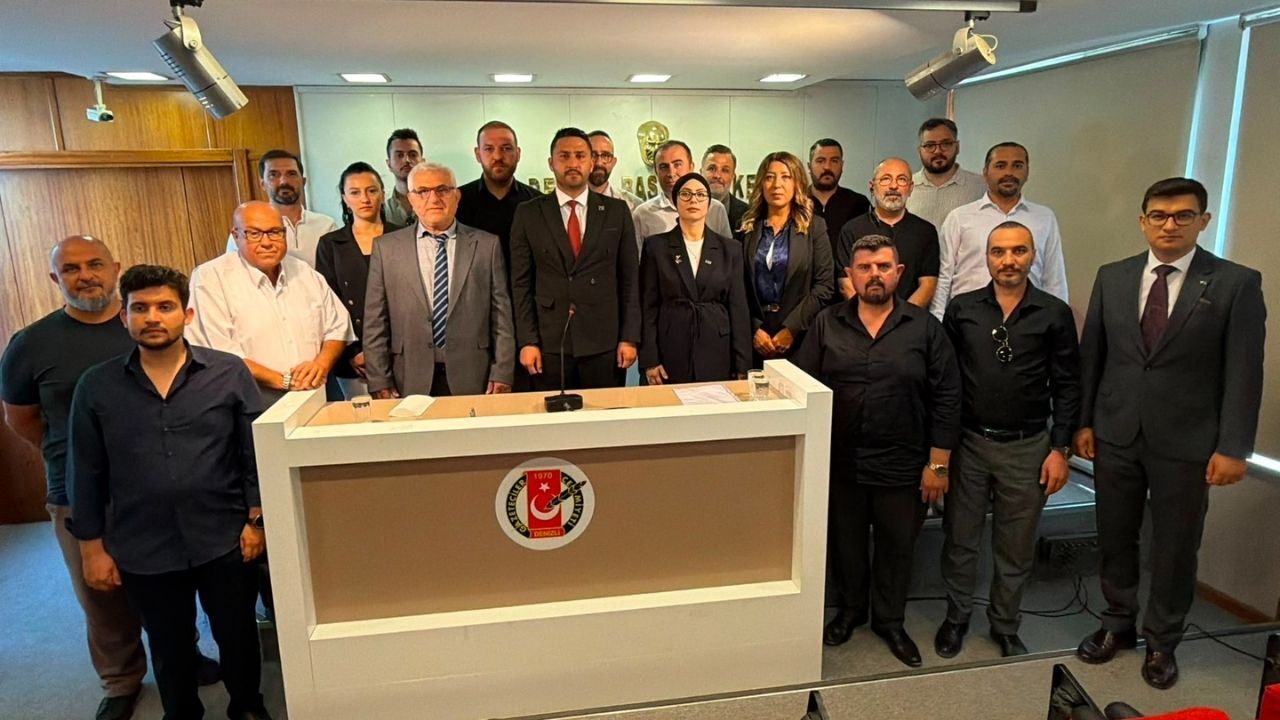Anahtar Parti Denizli İl Başkanı Kemal Galip Başkaya, “terörsüz Türkiye” süreci ve hazırlanan çerçeve yasa üzerinden sert eleştirilerde bulundu. Başkaya, sürecin şeffaf yürütülmediğini savunarak millet iradesinin yok sayıldığını iddia etti.