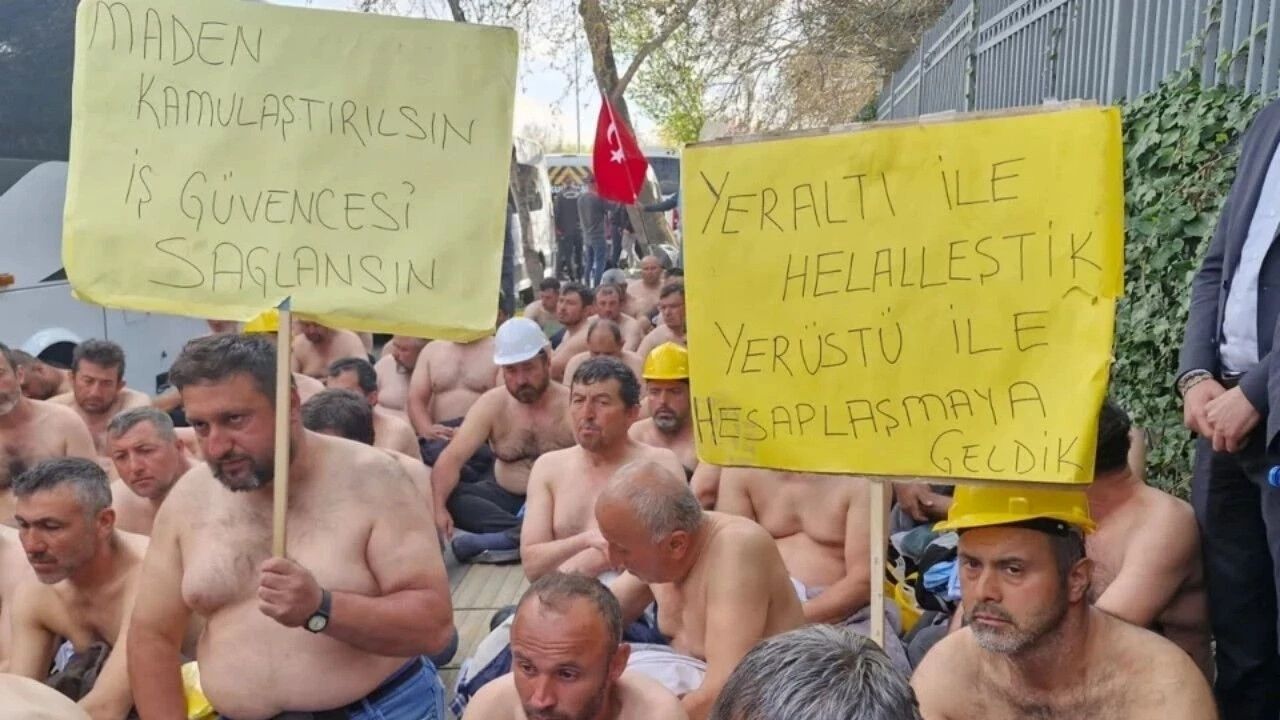 Maaş ve tazminatları gasp edilen madencilerin eylemi 9. gününde sürerken, sendika yöneticilerinin gözaltına alınmasına tepkiler büyüyor. Anayasa’nın 168. maddesine dikkat çeken TMMOB Maden Mühendisleri Odası, Yıldızlar SSS Holdingin maden ruhsatlarının “derhâl iptal edilmesi” ve “hak gasplarına son verilmesi” için hükümete acil çağrıda bulundu.