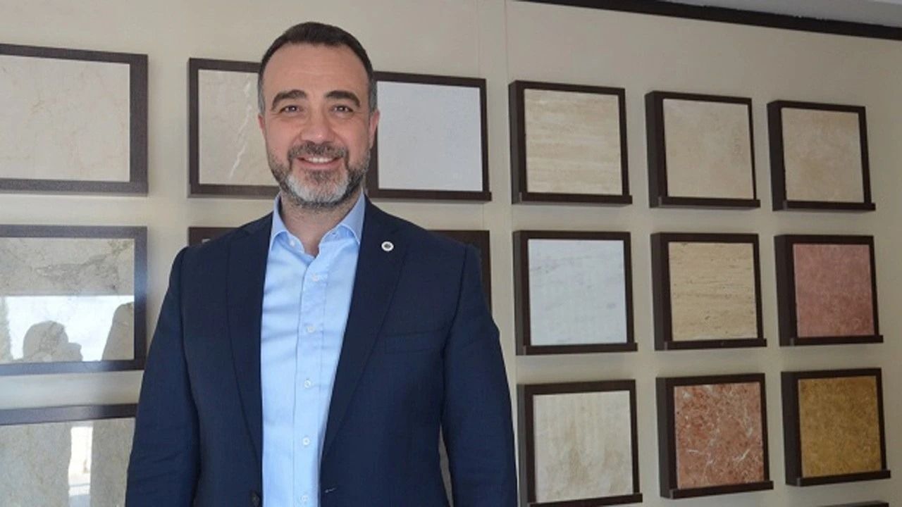 TÜMMER Başkan Vekili Mehmet Serter, eksik aramalar ve terk edilen sahaların sektöre zarar verdiğini belirterek “Burdur bölgesine gittiğimizde amiyane tabirle 'tavuk eşelemesi' gibi açılmış, rehabilitasyonu yapılmamış onlarca ocakla karşılaşıyoruz. Çevreciler de bu sahaları haklı olarak önümüze koyuyorlar. Tavuk eşelemesi gibi açılan ocaklar olumsuz algıyı besliyor” uyarısında bulundu.