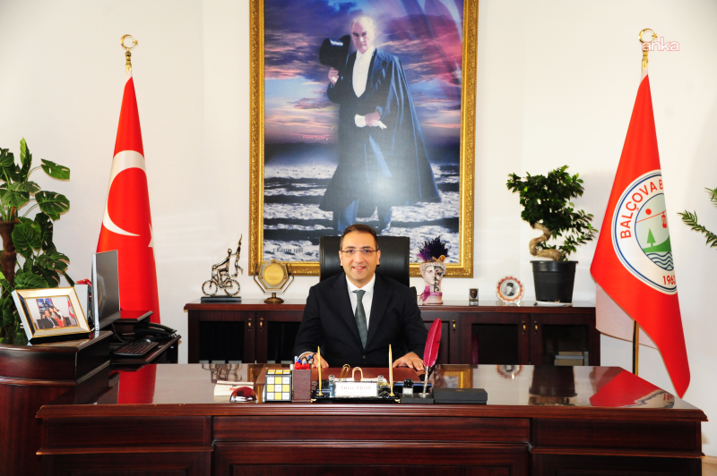 Son Daki̇ka Balçova Belediye Başkanı Onur Yiğit Görevine Iade Edildi