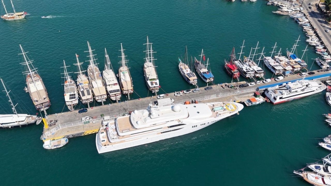 Suudi Milyarderin 125 Milyon Dolarlık Süper Yatından Fethiye'de Milyonluk Ikmal!3