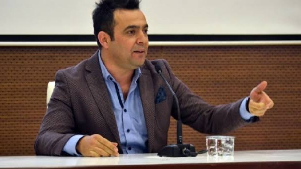 Tahir Sarıkaya Kimdir